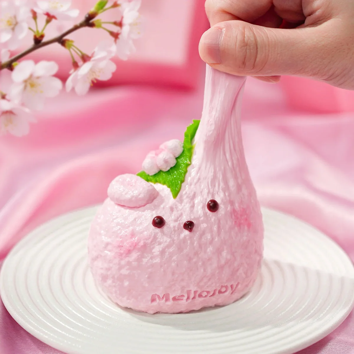 メロジョイ うさぎ桜餅 引き伸ばした様子