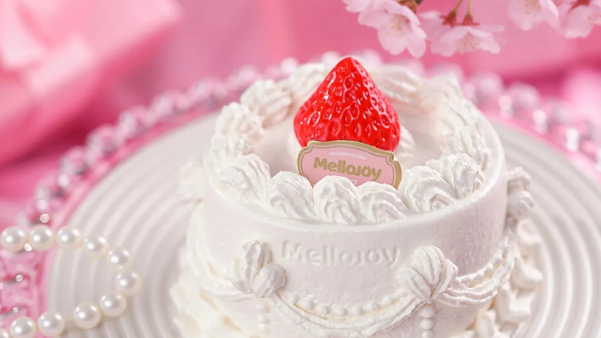 メロジョイ いちごショートケーキホール 桜と一緒に