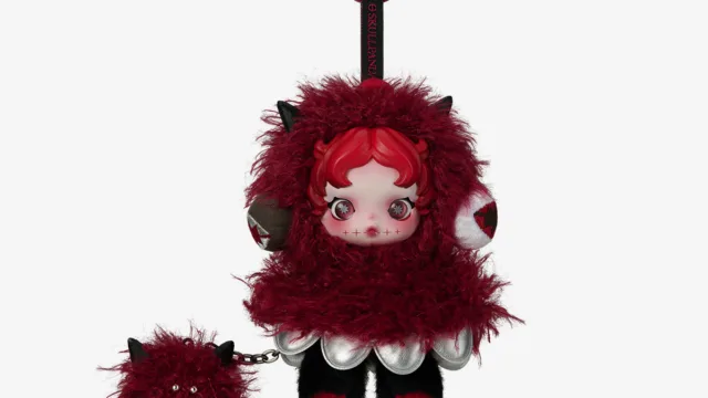 SKULLPANDA You Found Me! ぬいぐるみペンダント|小さなモンスターが鎖でつながる
