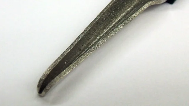 スミス「エギシャープナー」|900円+税・2006年発売、エギのカンナを1本ずつ研げるV字の砥面