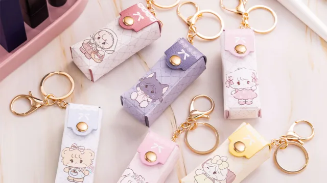 Lil ala mode「リップケースチャーム」全5種|約8cm・淡いカラー、2026年9月中旬から