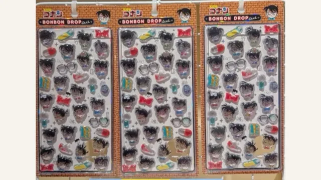 『名探偵コナン』のボンボンドロップシールが展示に|550円・発売時期は未定、看板には「監修中」