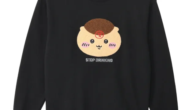 ちいかわ スウェットシャツ 禁酒くりまんじゅう ブラック。顔はサガラ刺繍